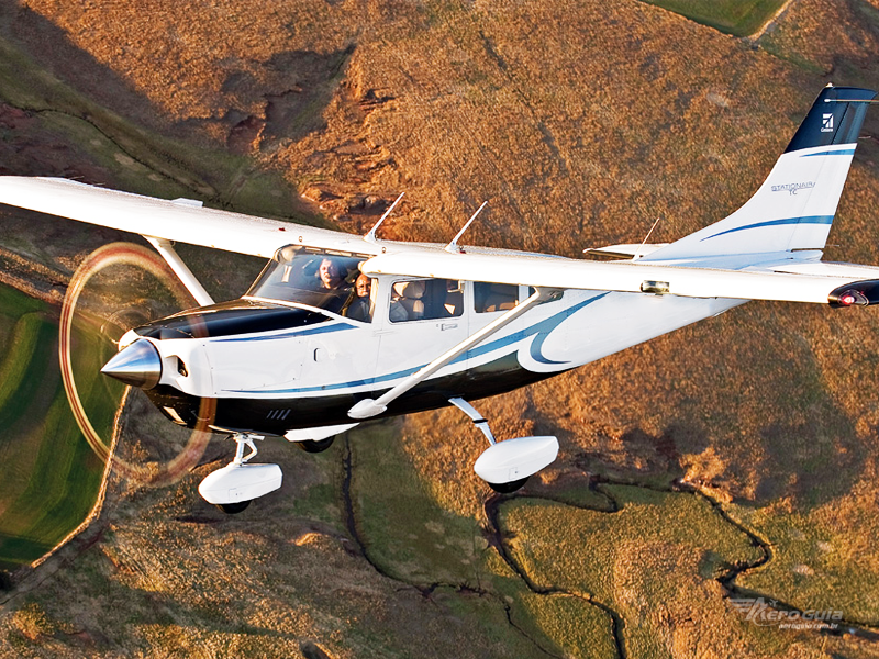 Cessna - T206H - 2015